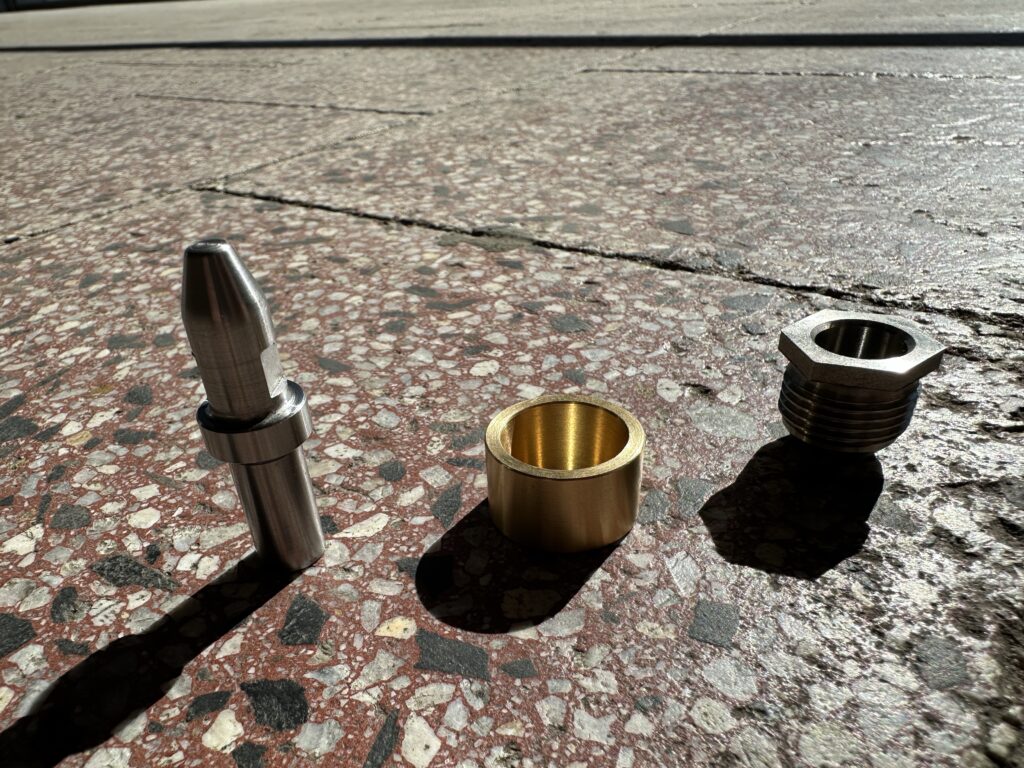 Naváděcí trn, kuželová vložka, tryska