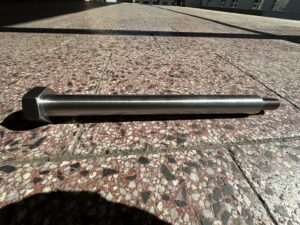 Stavěcí šroub – hřídel