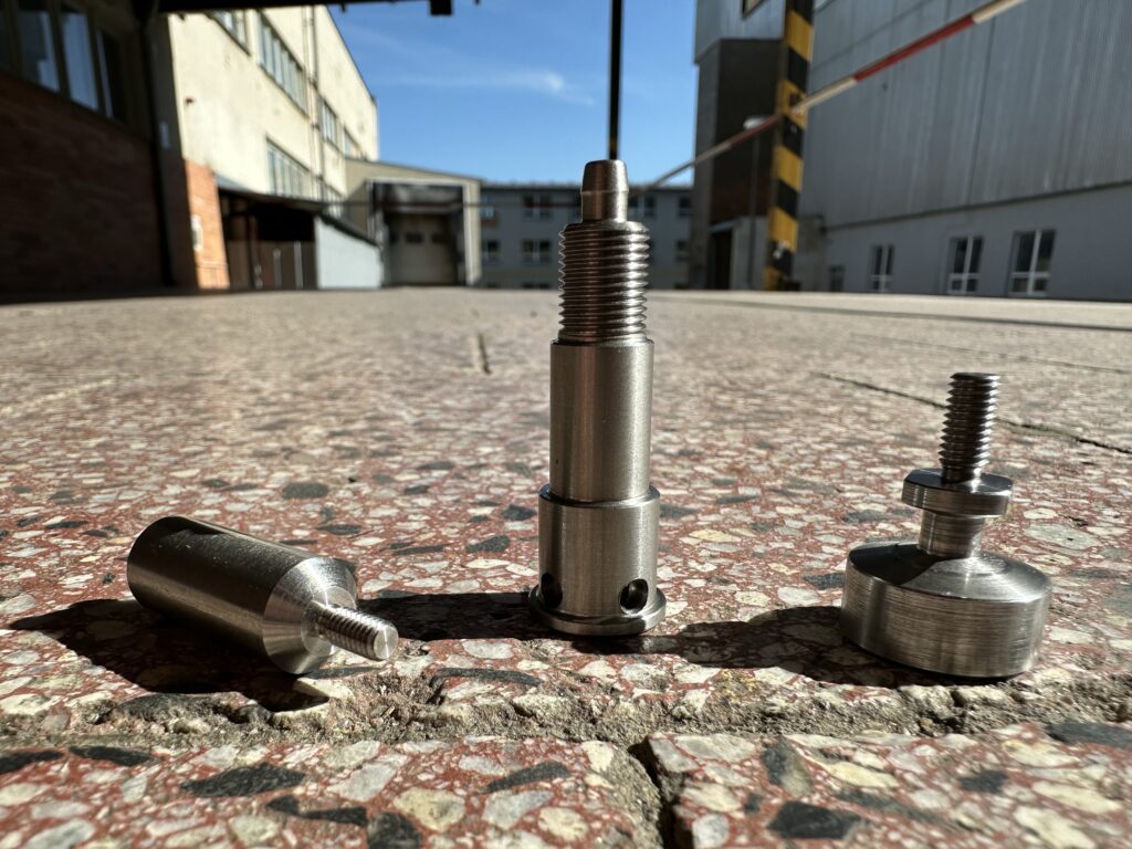 Závitový sloupek, tělo ventilu, doraz